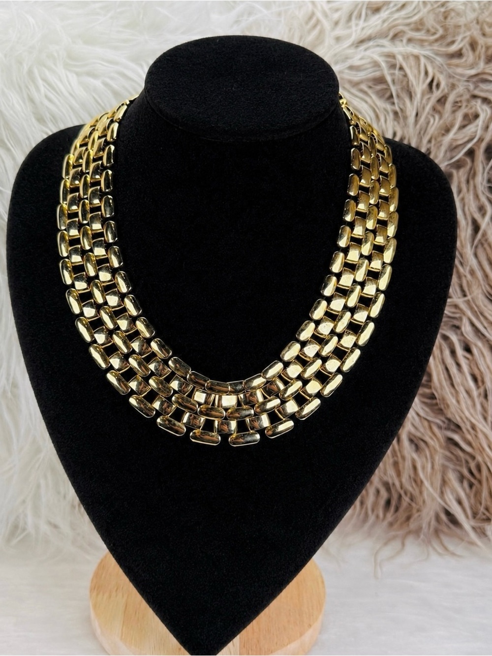 Vintage aged goldtone slinky chain necklace
